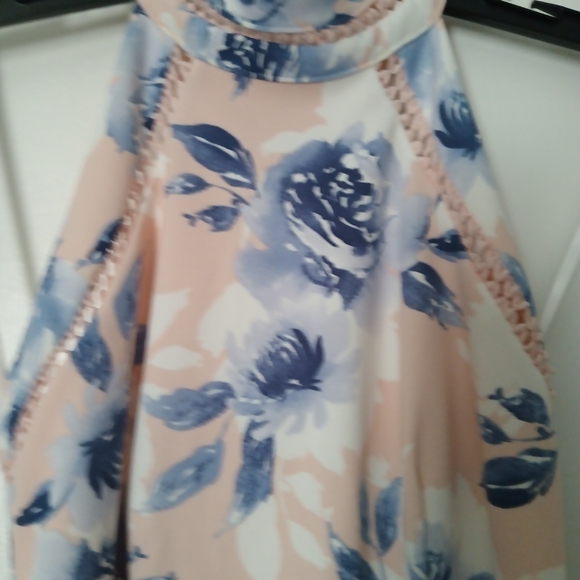 Dress - Picture 3 of 7